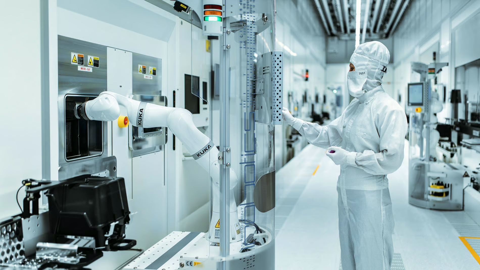 Semiconductor cleanroom served by Nitro